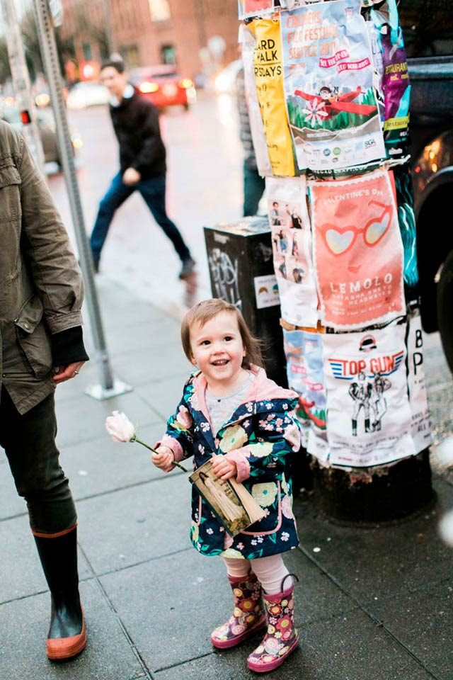 05-This-Little-Girl-Thought-This-Bride-Was-a-Princess,-and-Her-Reaction-is-Precious-Courtesy-stephanie-cristalli-photography