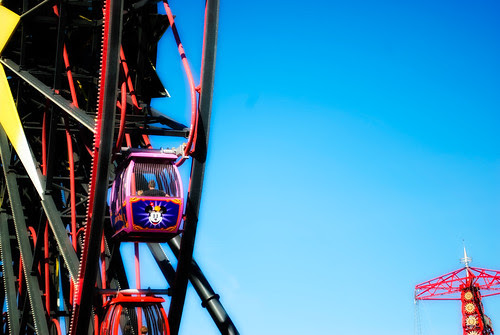 Hang On Minnie!  Hang On! by hbmike2000