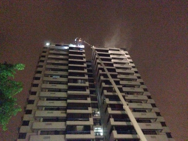 Apartamento que pegou fogo fica no 19º andar do Condomínio Alfa Barra II (Foto: Perla Rodrigues / G1)