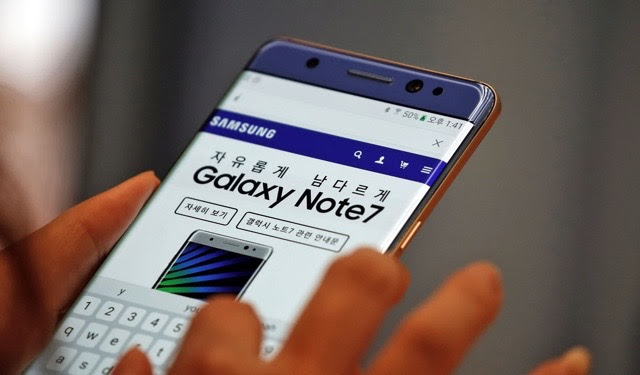 Samsung blames two different battery flaws for the Note 7 fires<br />   
