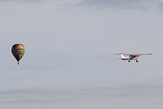 Cessna 152 G-GFIG & Ultramagic M-65 EC-IMI
