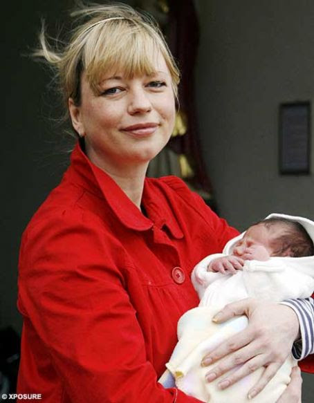 Sara Cox - Picture Actress