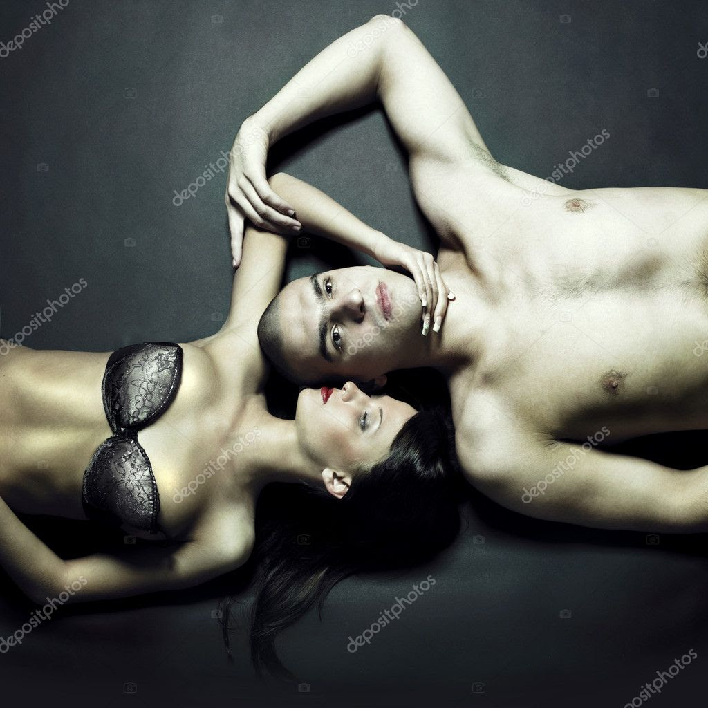 Young sensual couple - 4499590