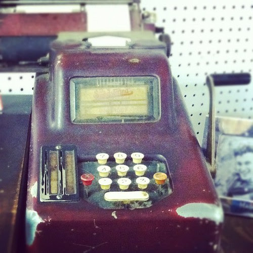 Vintage cash register. #day23somethingold #janphotoaday #thrifting