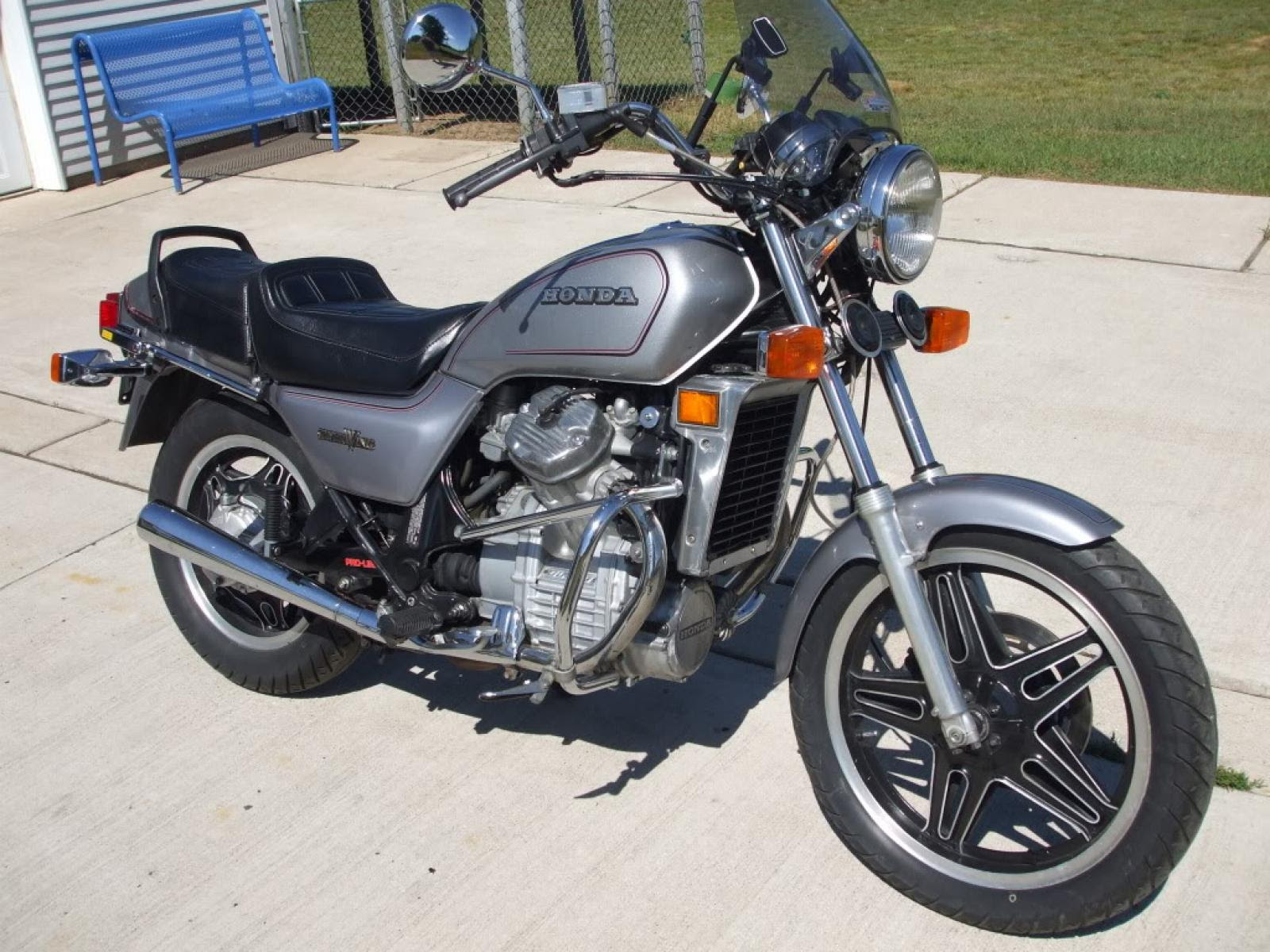 1982 Honda GL500 Silver Wing