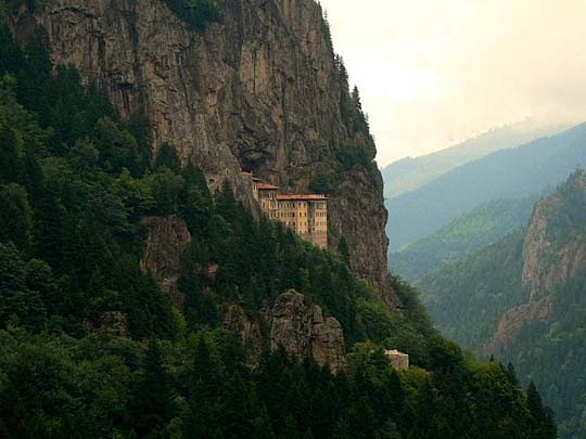 Perierga.gr - Το μοναστήρι της Παναγίας Σουμελά