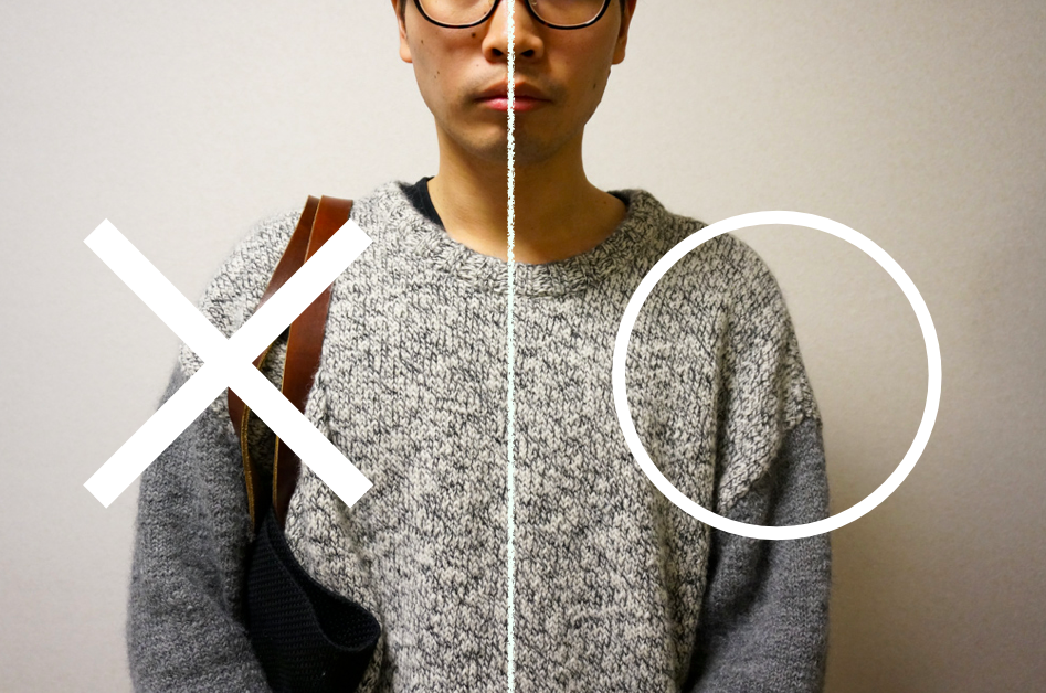 ニットの首元からインナーが見えるのを防ぐ方法とオススメのtシャツ むーろぐ