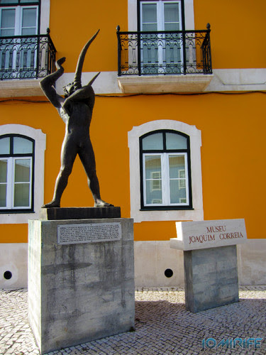 Marinha Grande - Museu Joaquim Correia (4) Estátua [en] Marinha Grande in Portugal - Joaquim Correia Museum Statue
