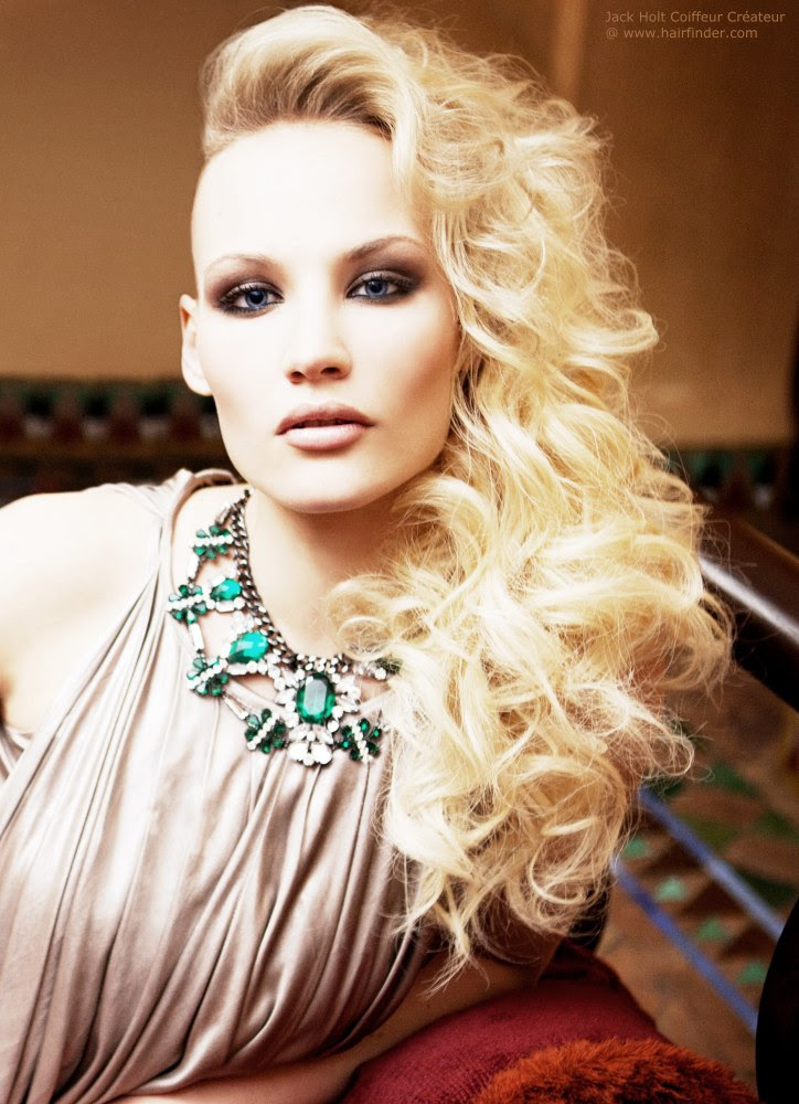 One Side Hairstyle - A New Trend From The Red Carpet 