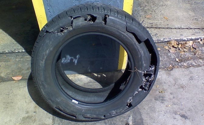 Heres Why You Really Shouldnt Drive On A Flat Tire Autoguide Com News