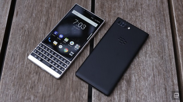 BlackBerry KEY2 hands-on: a stylish approach to privacy and multitasking