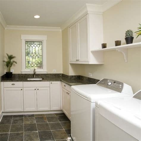 benjamin moore sandy white wall color  trim color