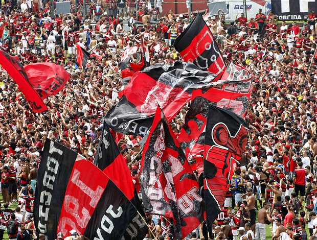 festa da torcida do Flamengo para Ronaldinho