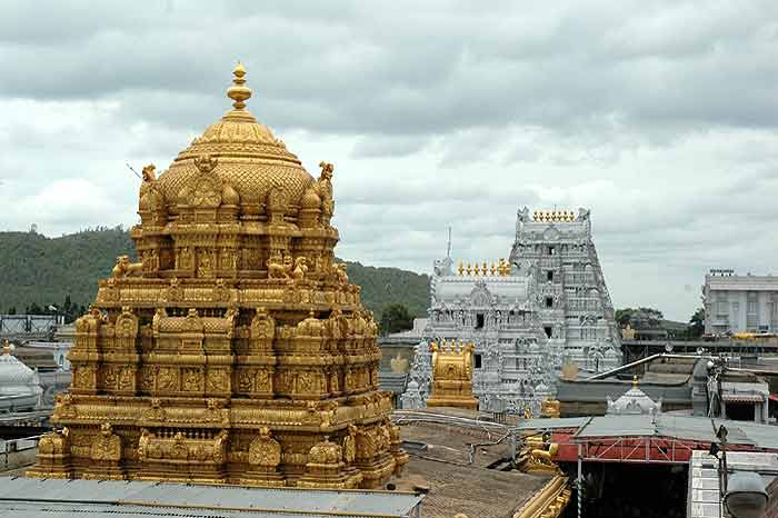 http://photo.outlookindia.com/images/gallery/20100505/tirumala_temple.jpg