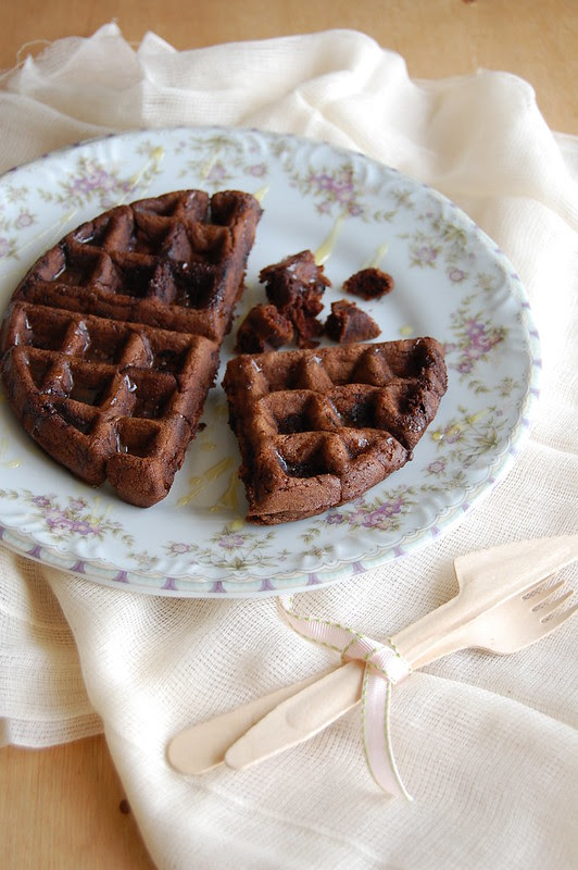 Dark chocolate waffles / Waffles de chocolate