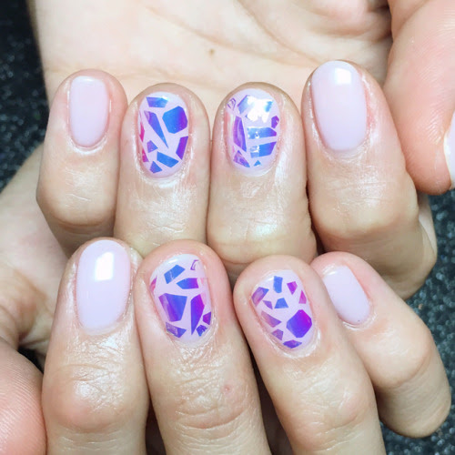 Shattered iridescence for @latinkay! Love how these look SO...