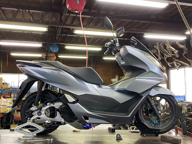 Pcx125 21 忠さんが陣頭指揮をとってマフラーを開発していく実際のストーリー