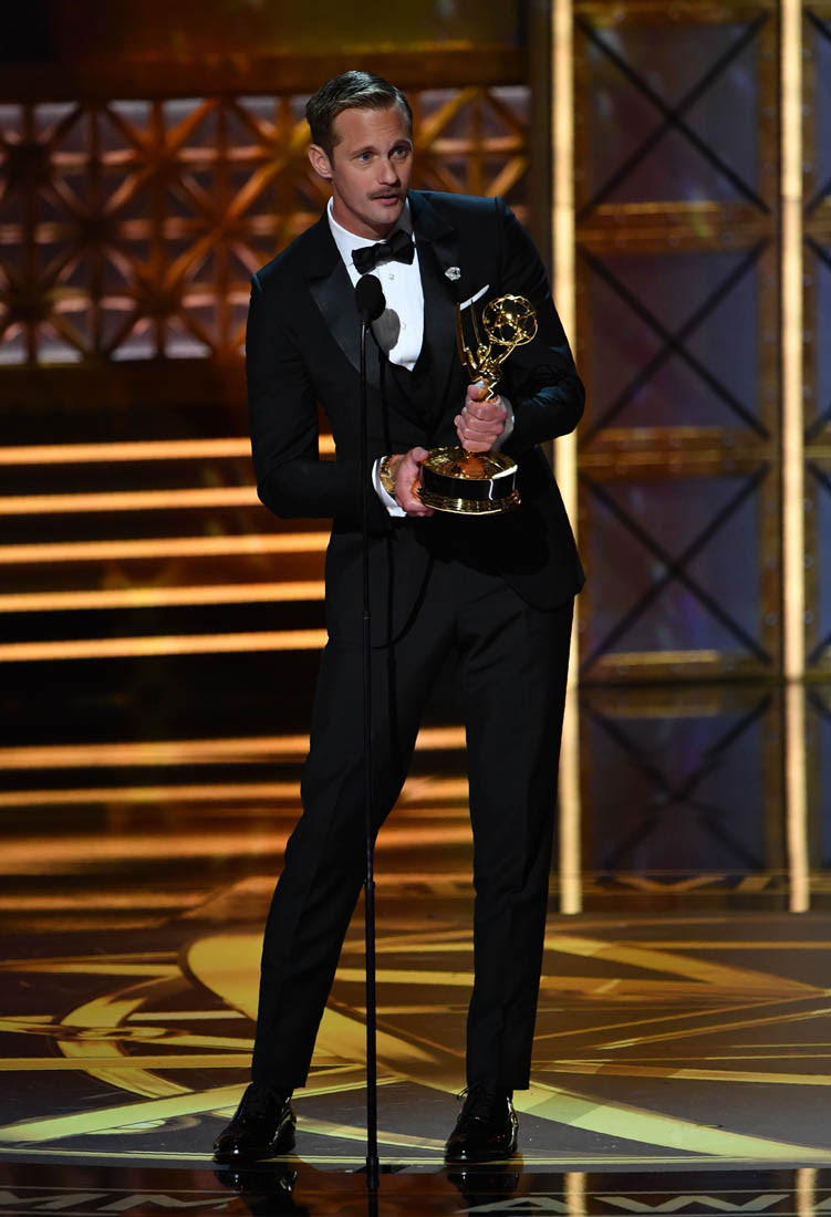 Alexander Skarsgard's 'stache thanks the girls at 2017 Emmys