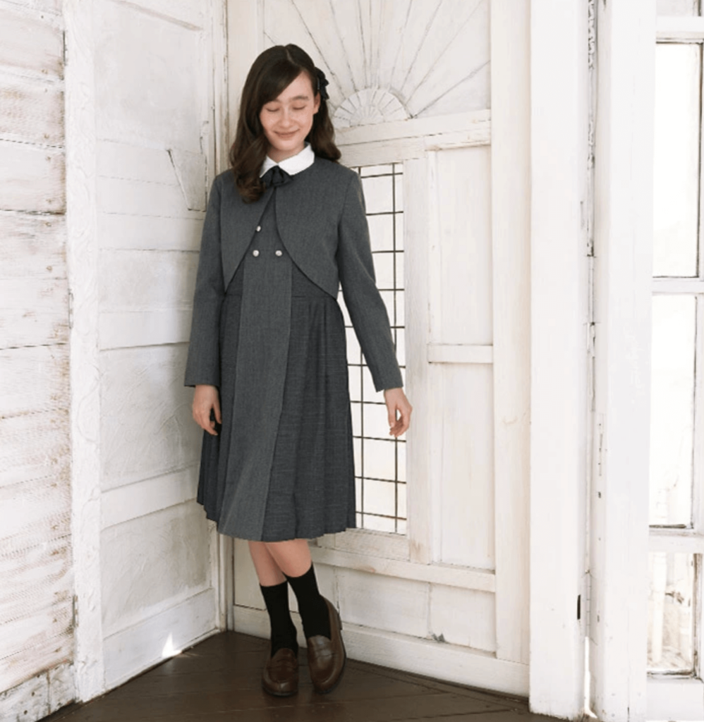 小学校の卒業式の女の子の服装22を紹介 人気の服装は 春夏秋冬トレンド情報ピポパ発信局