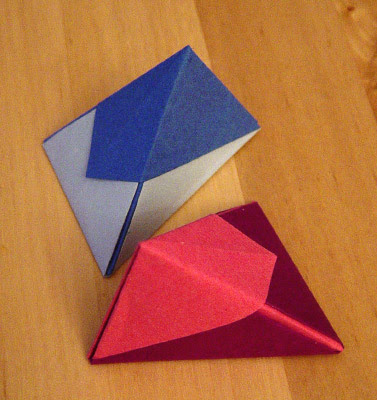 Origamipage Dreieckige Schachteln