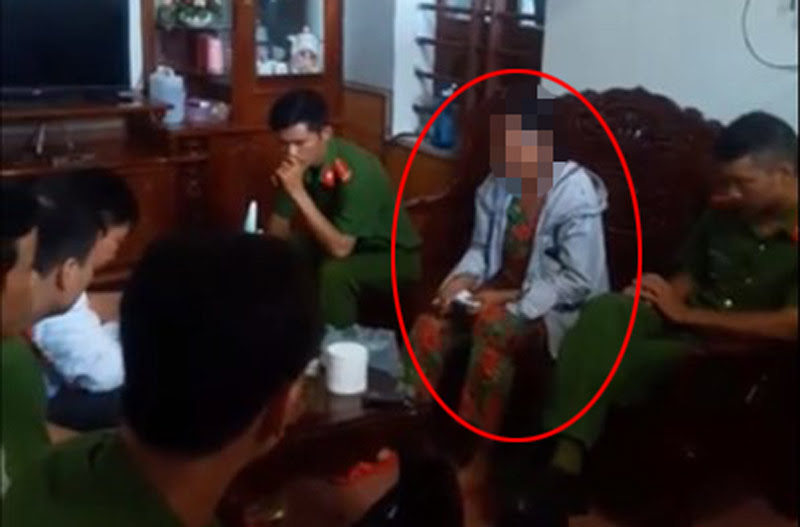 Công an “giải cứu” người phụ nữ nghi bắt cóc trẻ bị dân bao vây - 2