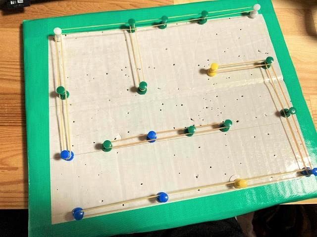 身近なもので子供と遊べるおもちゃを手作りしてみる ビー玉迷路編 Kurasiraku