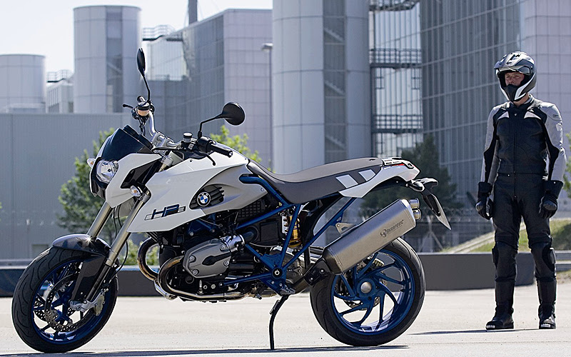 BMW HP2 Megamoto best rider