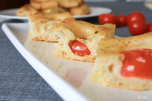 Focaccia pugliese