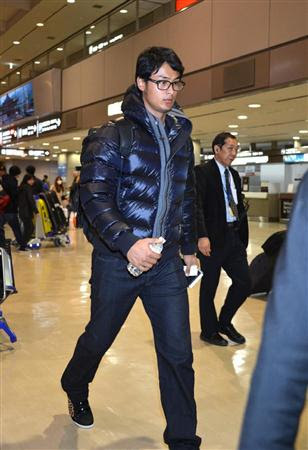 ダルビッシュが帰国 地味な服装で乗客ほとんど気付かず カミカゼニュース