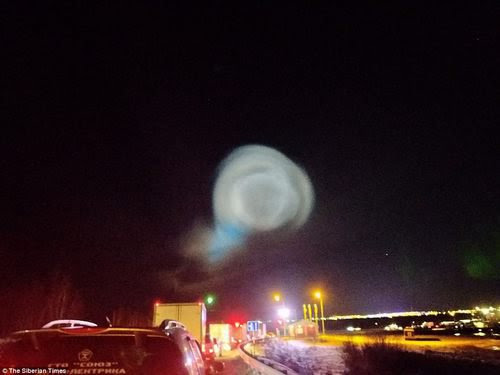 Heboh ! Bola Bercahaya di Langit Terus Membesar, Warga Dibikin Gempar