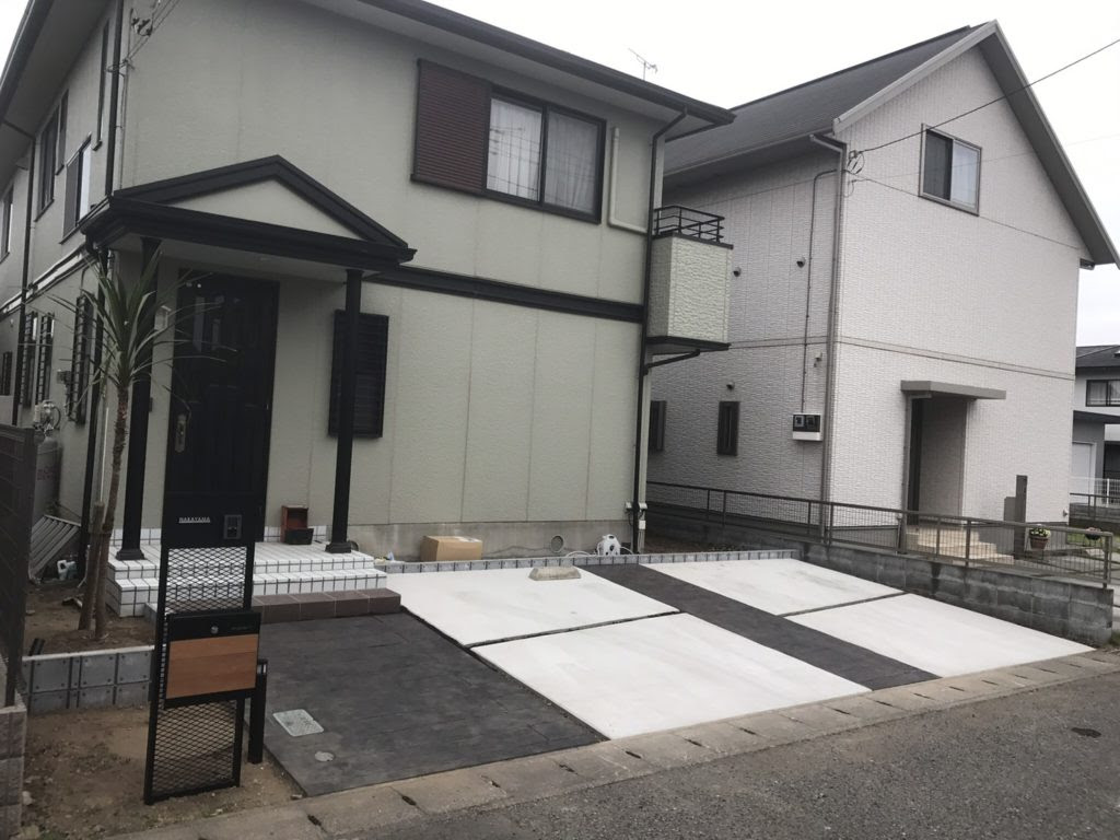 下野市で駐車場工事 外構工事 スタンプコンクリートを使用し オシャレな駐車場 小山市外構工事ティースタイル