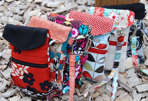 Trillium Cell Phone Wristlet Pattern Giveaway!