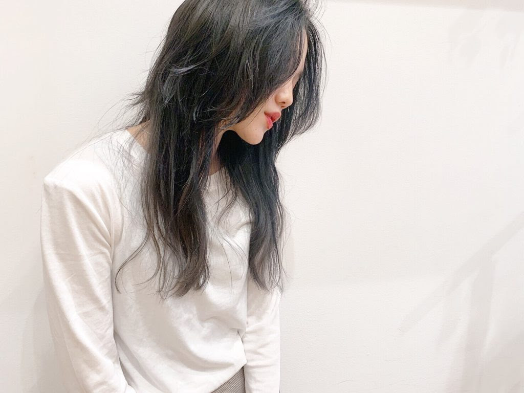 ネオロングウルフ 進化したウルフヘア 70 Sブーム再来かな Violet バイオレット 青山 表参道 名古屋栄 横浜の美容室