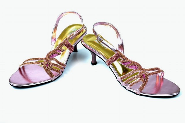 Girls-Womens-Beautiful-Fancy-High-Shoes-Eid-Footwear-Collection-2013-by-Metro-Shoes-6 Girls-Womens-Beautiful-Fancy-High-Shoes-Eid-Footwear-Collection-2013-by-Metro-Shoes-6
