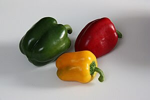 English: Green, yellow and red bell peppers fr...