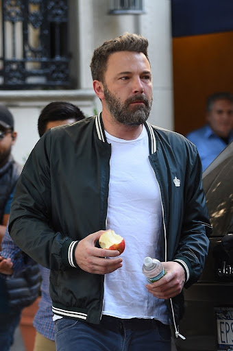 In Touch: Ben Affleck wants rehab ‘on his terms,’ keeps putting it off