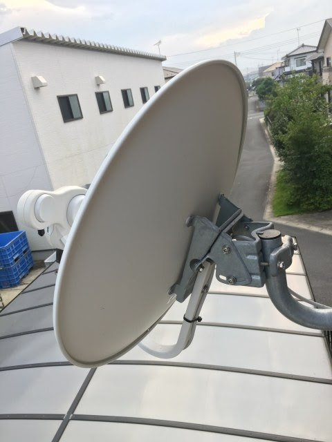 BSアンテナ用金具の選び方 コンクリートフェンスなど｜テレビアンテナＳＯＳ
