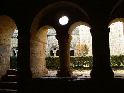 contre jour thoronet.jpg