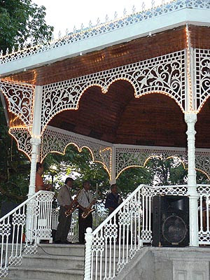 kiosque de Tuxla.jpg