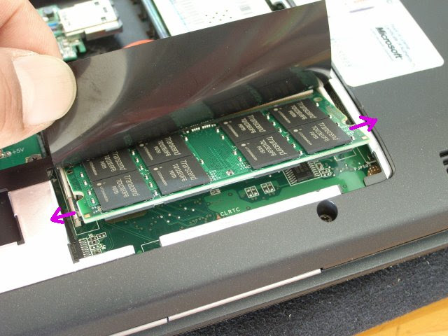 Eeepc のメモリー増設方法 Eeepcからiphoneへ