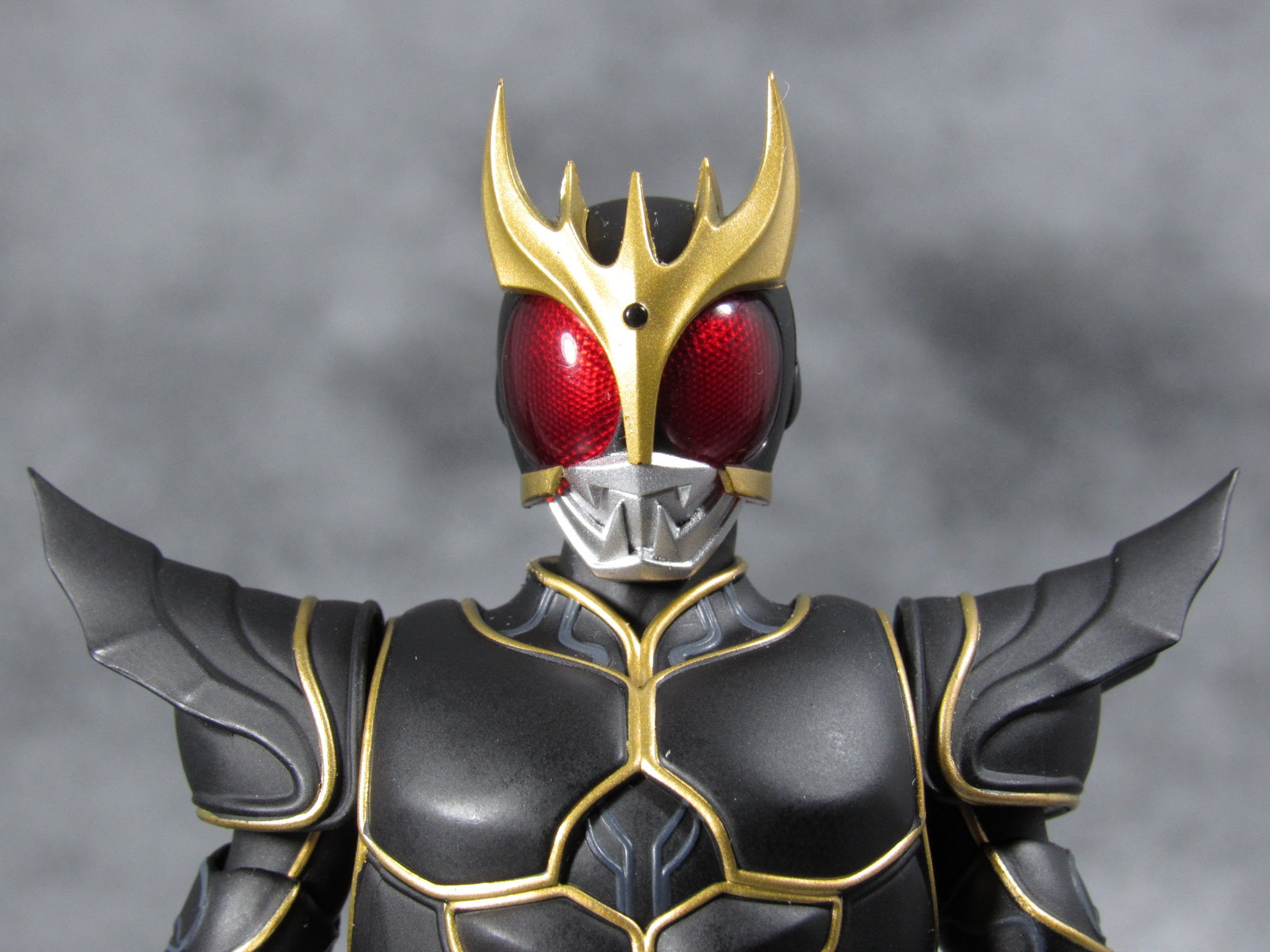 S H フィギュアーツ 仮面ライダークウガ アルティメットフォーム 真骨彫製法 レビュー Frc