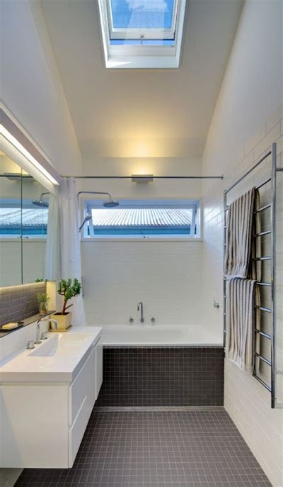 Narrow Bathroom Windows: Interior Decorating Ideas
