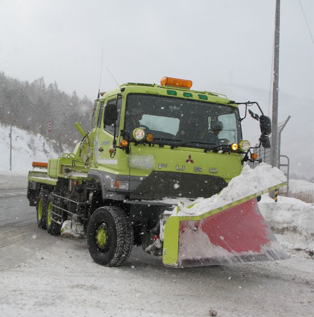 大型から小型まで 除雪車の種類ごとに必要な免許や資格は 行列のできるトラック相談所