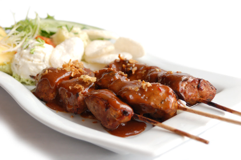 http://rezhadf.files.wordpress.com/2009/02/sate-met-pindasaus.jpg