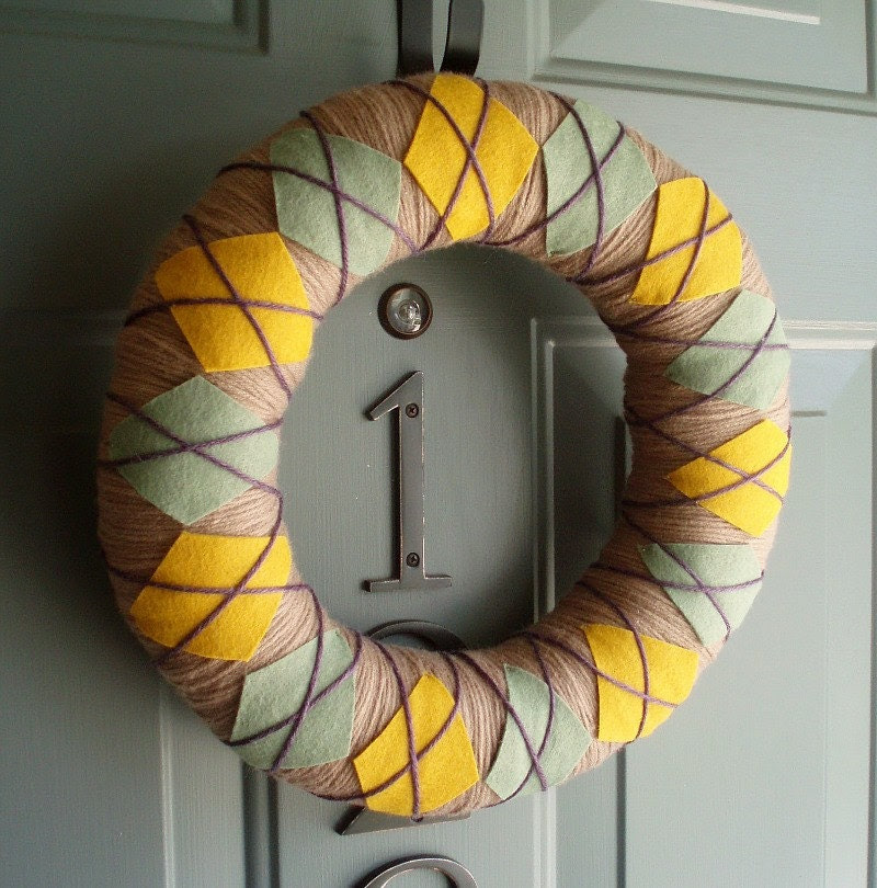 Yarn Wreath Felt Handmade Door Decoration - Fall Argyle Plaid 12in