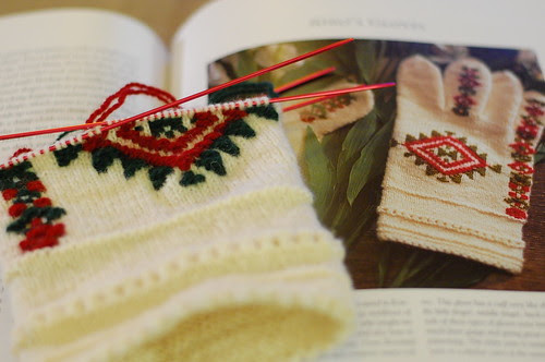aino's gloves