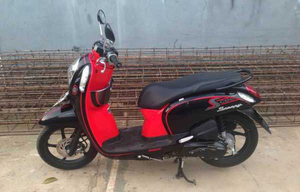 Honda Scoopy PGM Fi 2013 Merah Hitam
