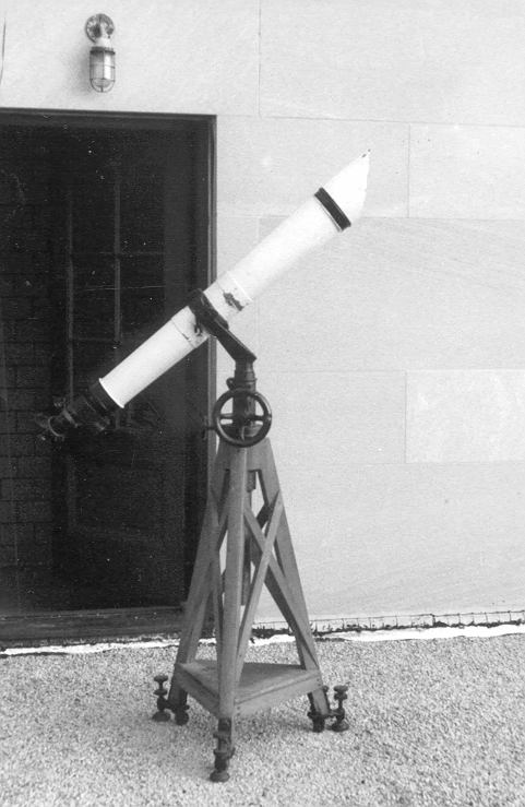 http://buhlplanetarium2.tripod.com/zeiss4inrefr.jpg