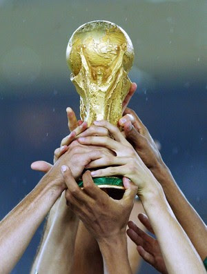 taça brasil alemanha copa do mundo 2002 (Foto: Agência Getty Images)