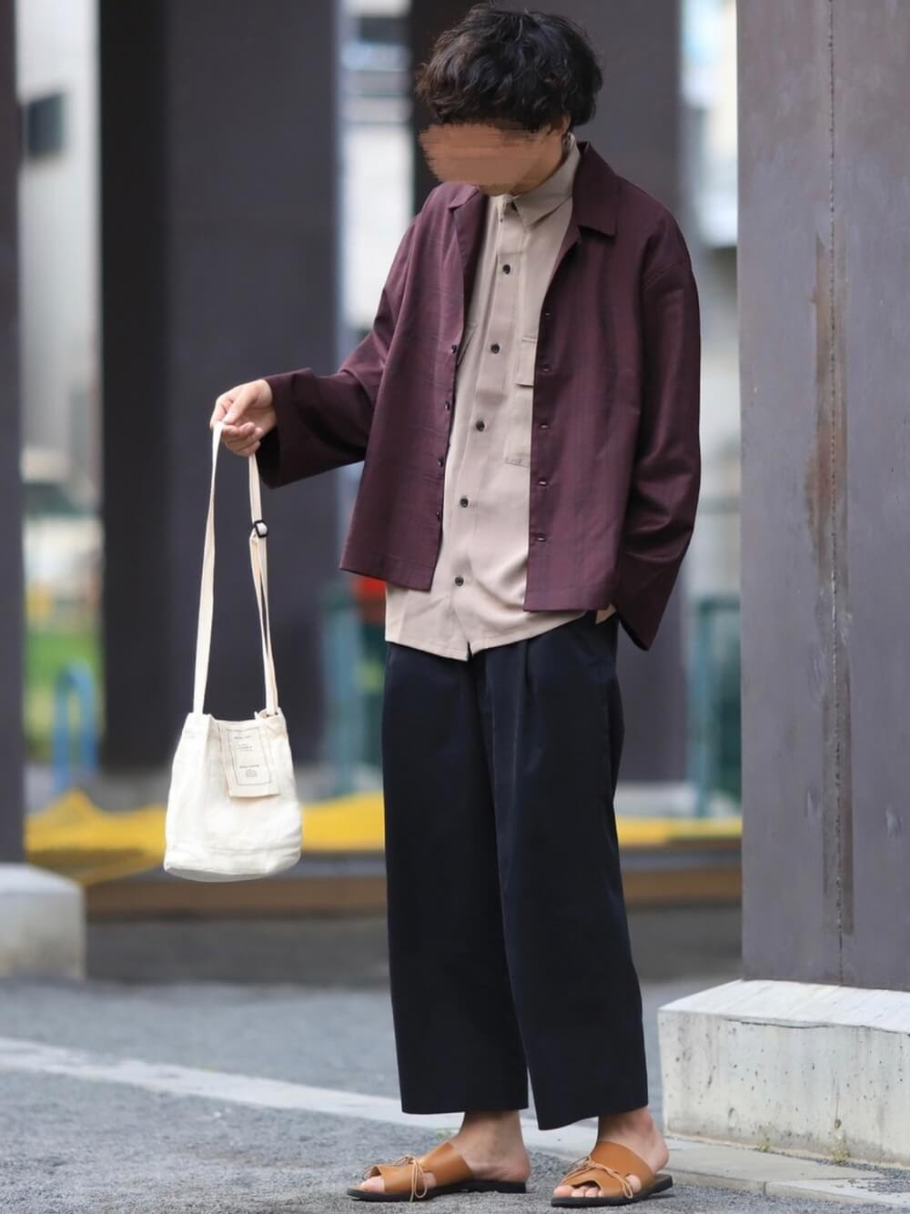 シャツ 赤 のメンズのコーデ 人気の赤シャツを紹介